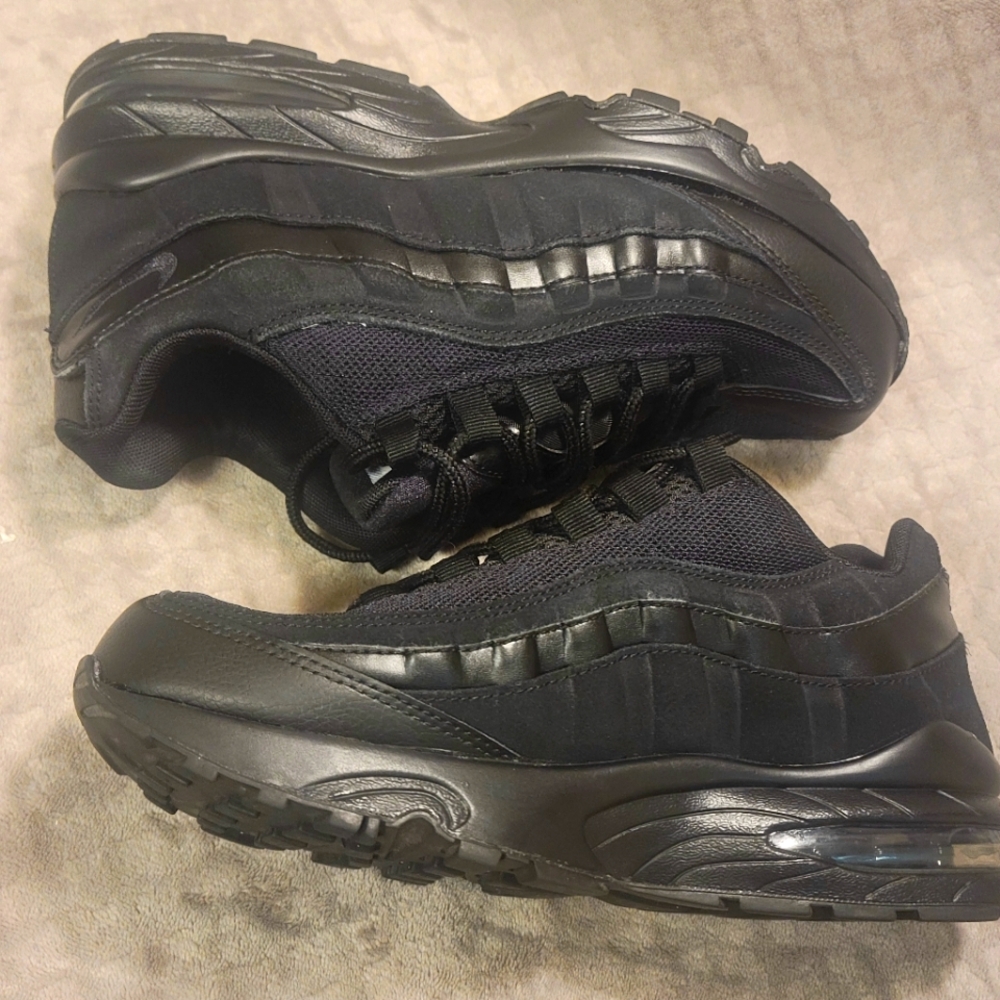 Black Nike Airmax 95 Triple Black size 7 mens
